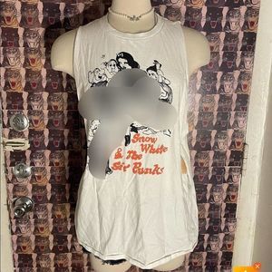 “Snow White and the Six Punks” tee